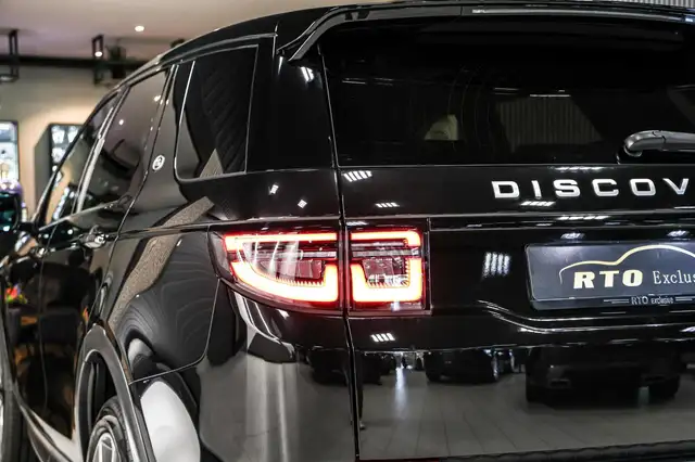 Land Rover Discovery Sport view 13