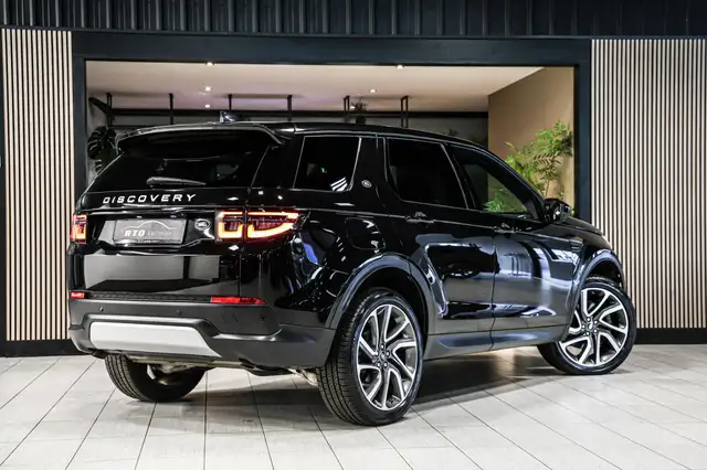 Land Rover Discovery Sport view 5
