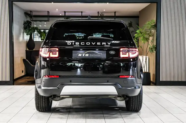 Land Rover Discovery Sport view 12