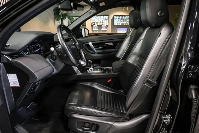 Land Rover Discovery Sport view 9