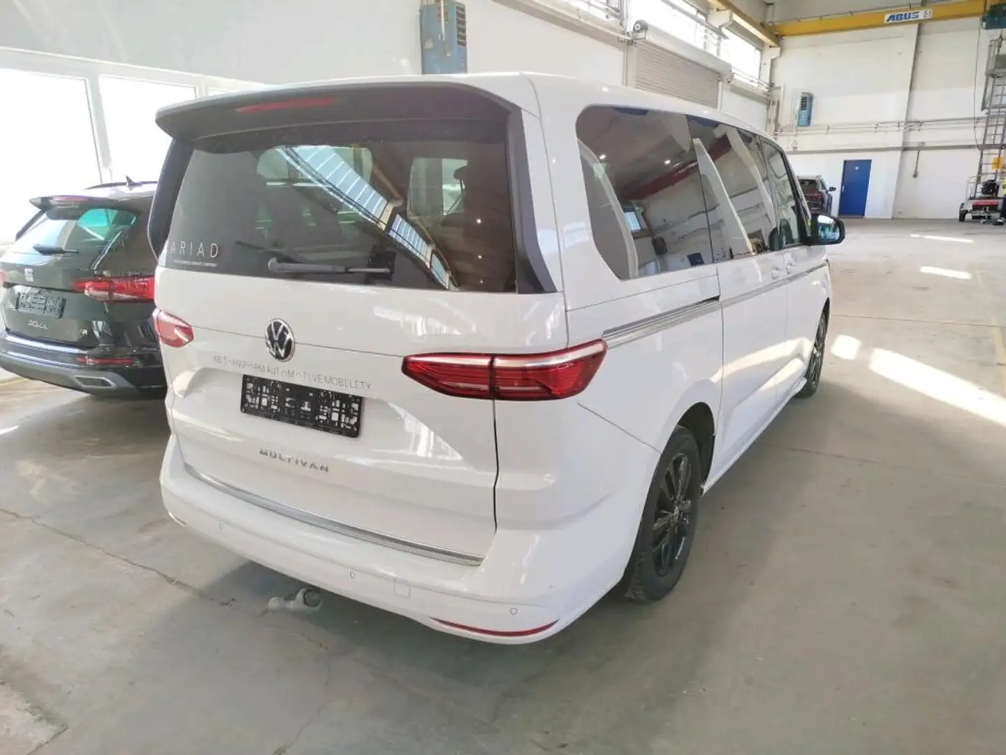 Volkswagen T7 Multivan Style lang *19Zoll*DCC*PANORAMA*EasyOpen*KEYLESS* Weiß - 2