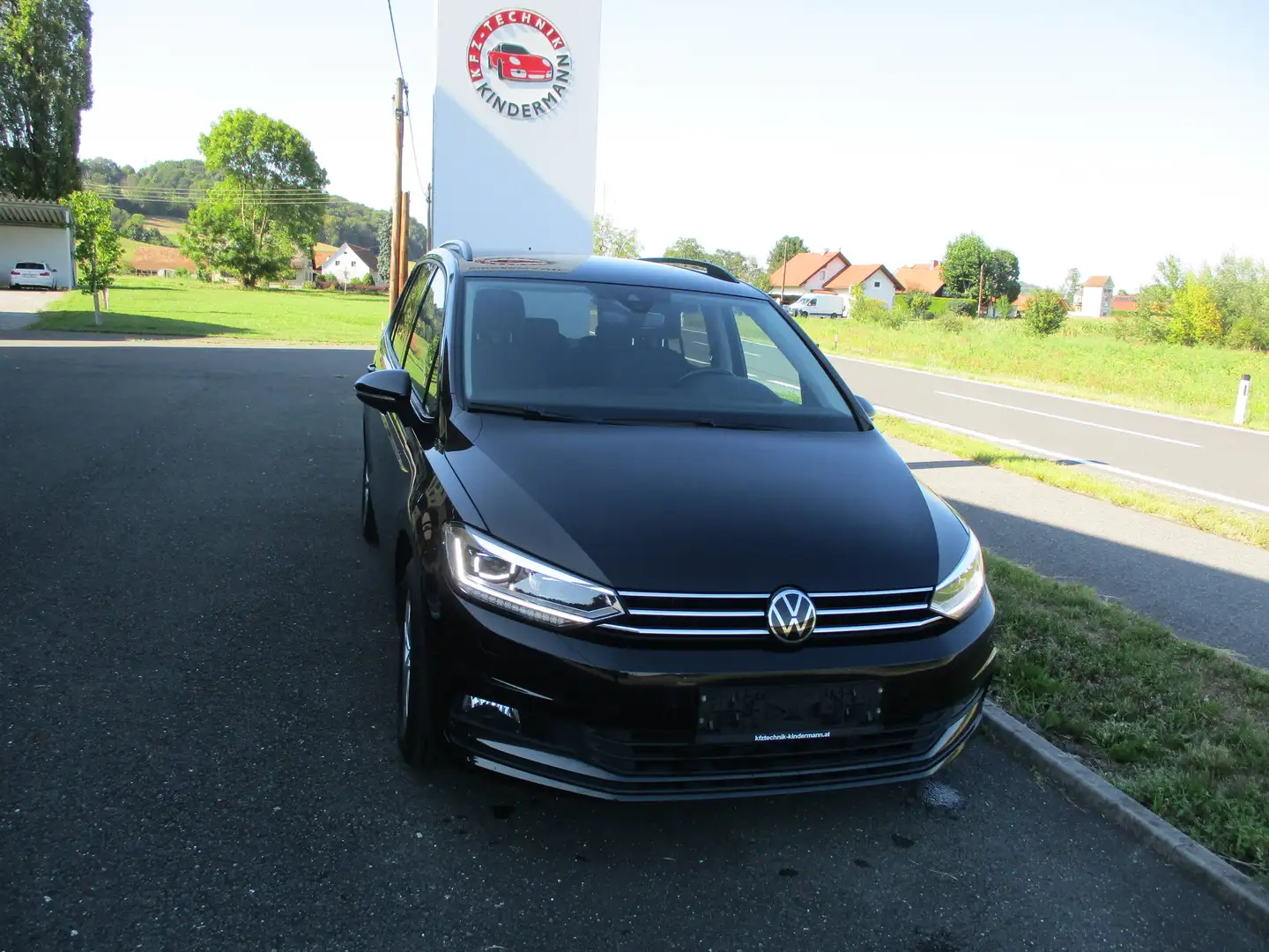 Volkswagen Touran Schwarz - 1