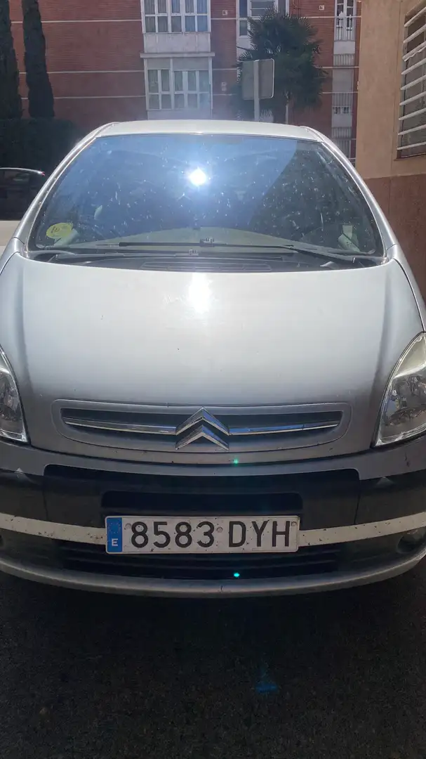 Citroen Xsara Picasso 1.6HDi Exclusive 92 Gris - 1