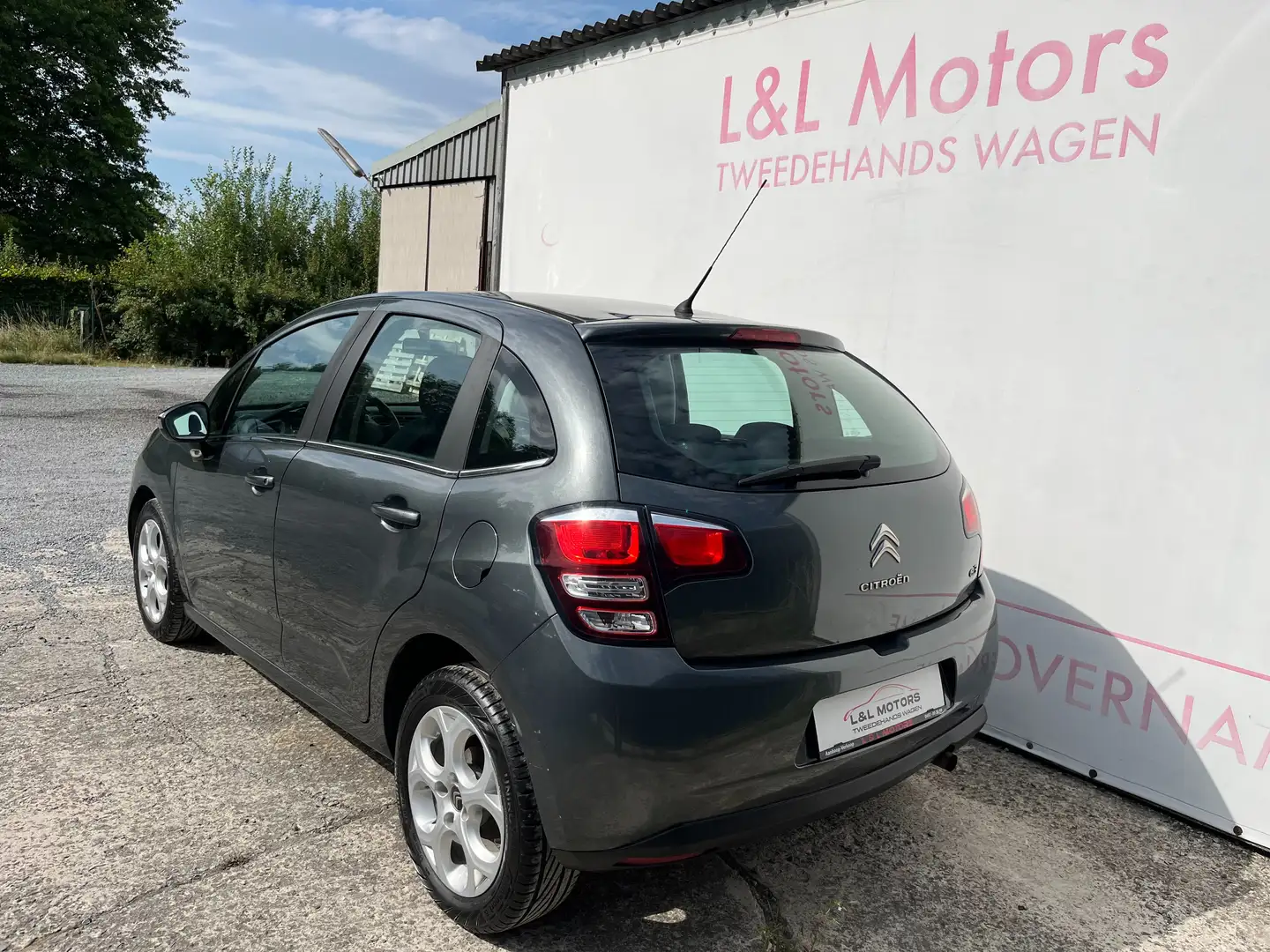 Citroen C3 1.2i PureTech Shine*Carplay Cruise Pdc Alu 16"* Gris - 2