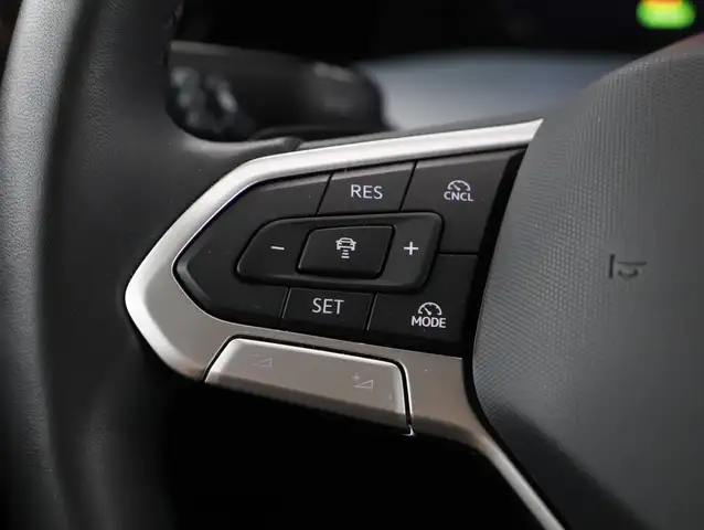 Volkswagen Golf view 14