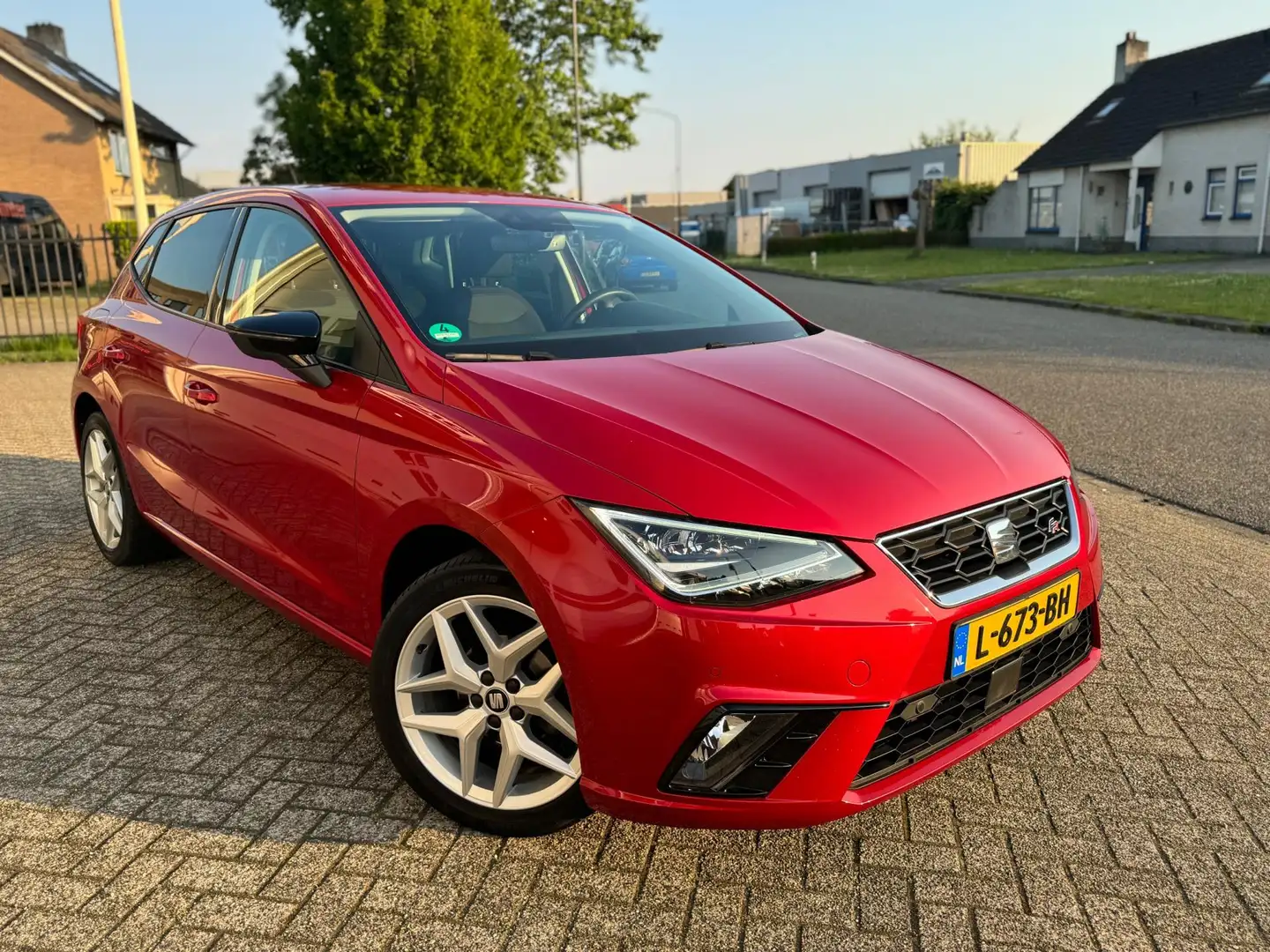 SEAT Ibiza 1.0 TGI FR Business Camera|Navi|Strakke auto! Červená - 2