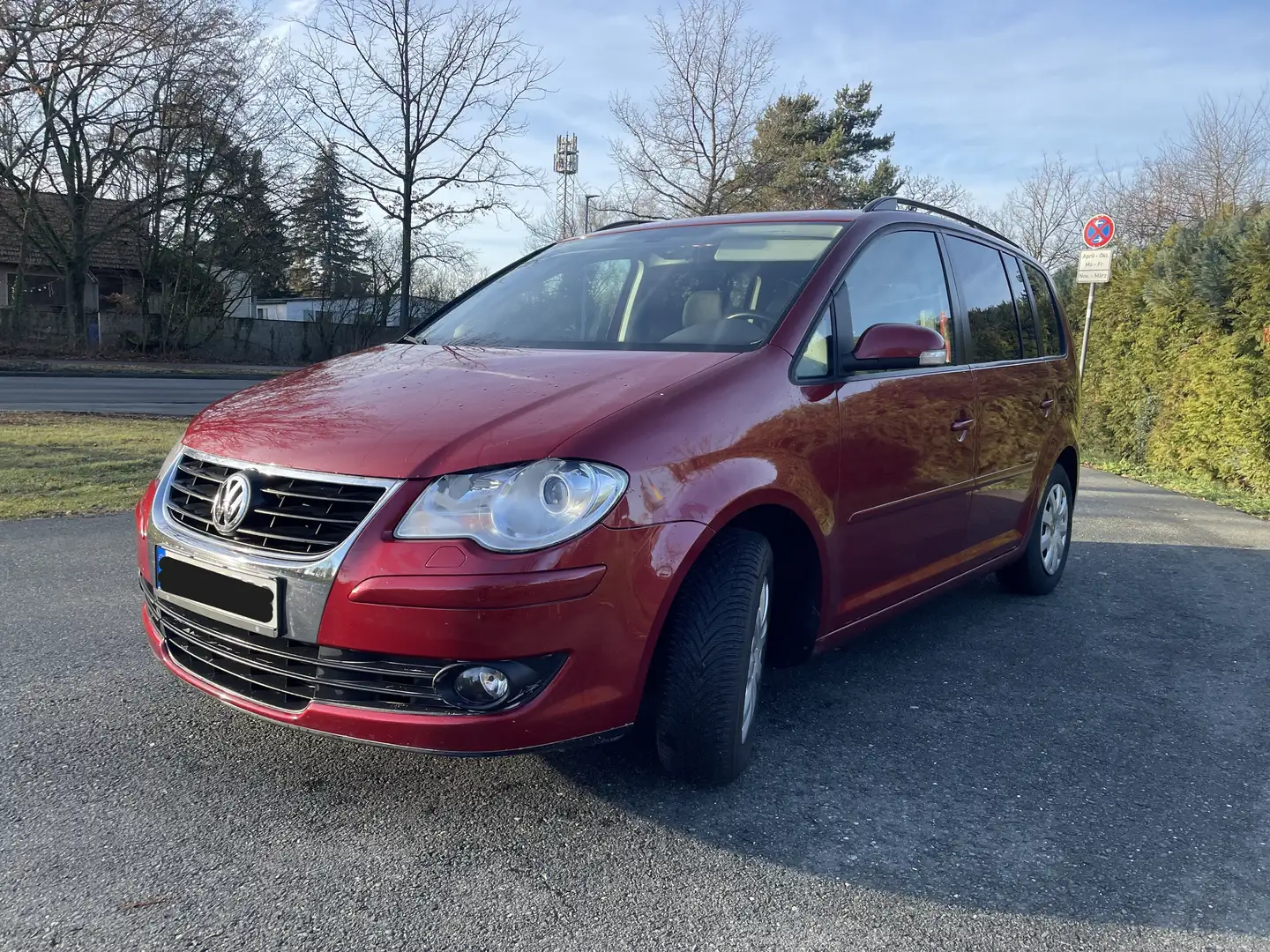Volkswagen Touran Touran DSG KLIMA+Sihz+NAVI+Temp+AHK+Alu+8fach Rood - 1