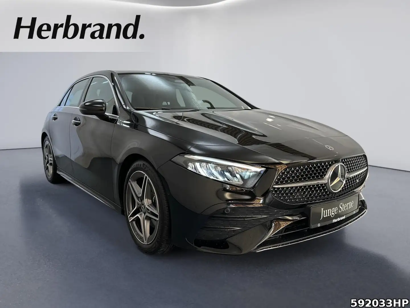 Mercedes-Benz A 200 AMG DISTRONIC AHK KEYLESS Ambiente Kamera Schwarz - 2
