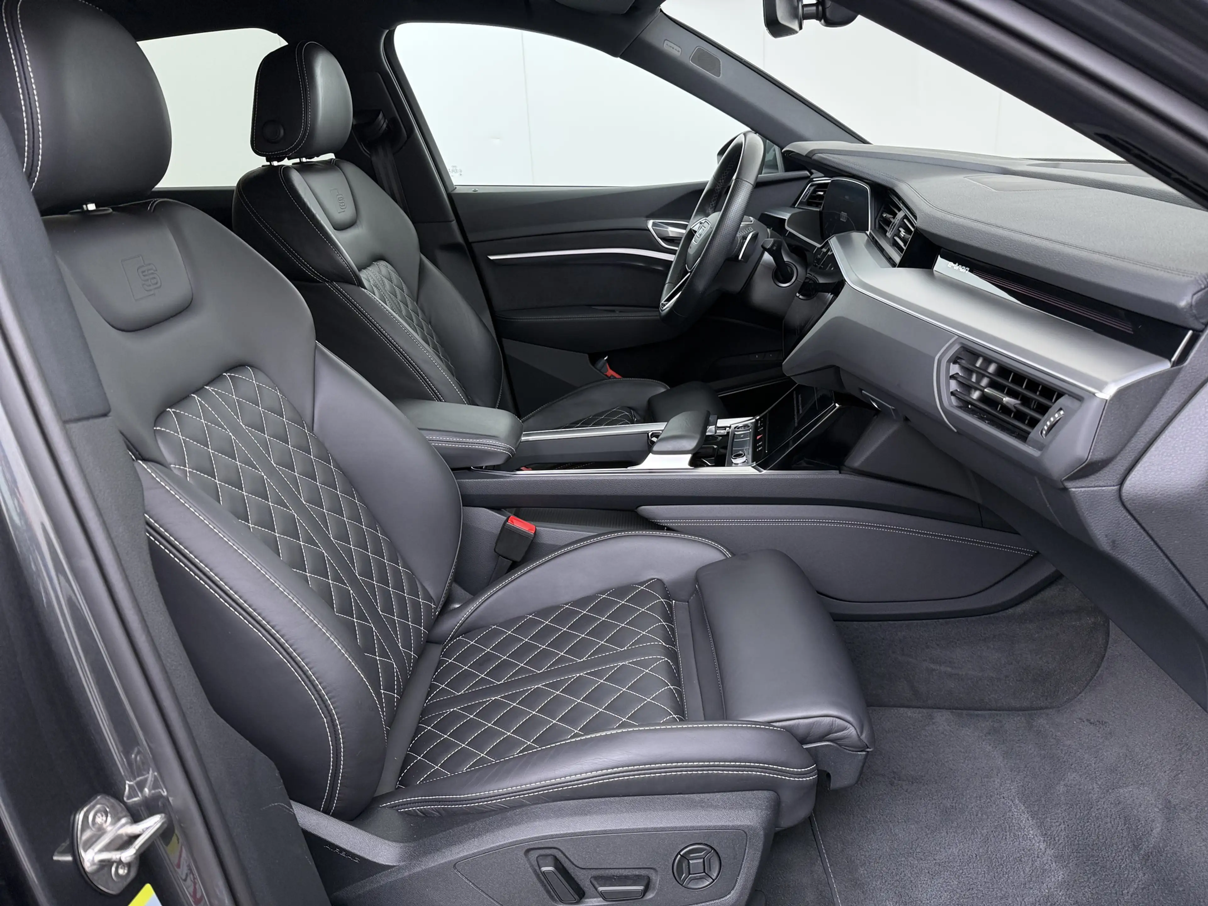 Audi e-tron Sportback 55 Quattro 408PK S-Line Edition 95kWh Pa — photo 42