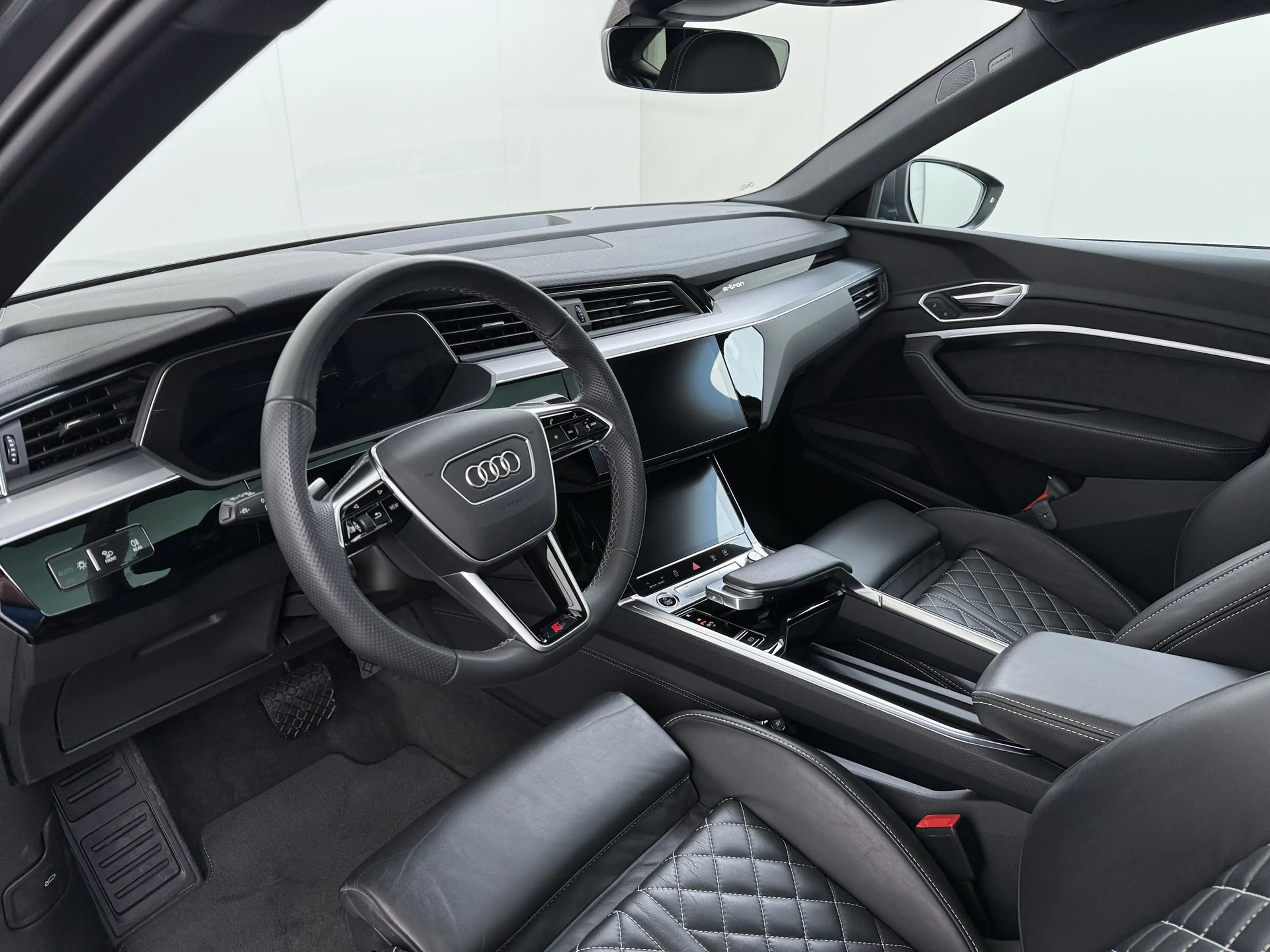 Audi e-tron Sportback 55 Quattro 408PK S-Line Edition 95kWh Pa — photo 12