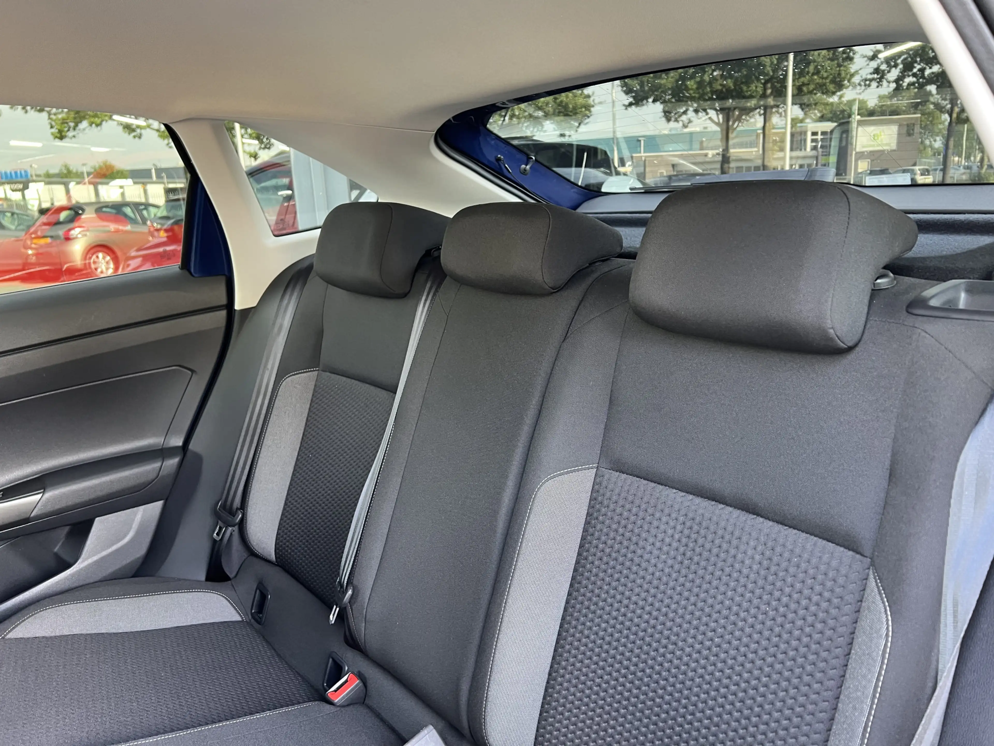Volkswagen Taigo 1.0 TSI Life | Camera | Climate control | Stoelver — photo 12