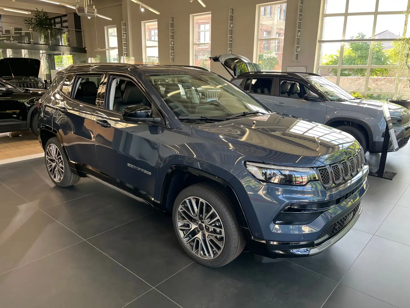 Jeep Compass e-Hybrid Summit 1.5l MHEV Bleu - 2