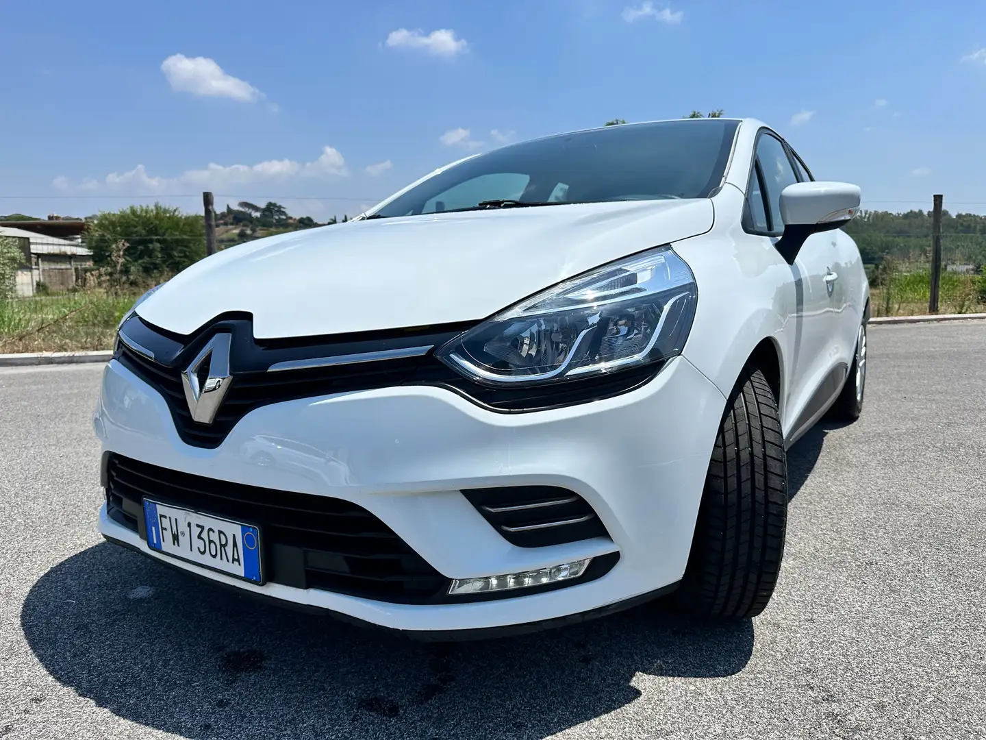 Renault Clio Clio IV 2019 0.9 tce Fatturabile iva esposta Bianco - 1