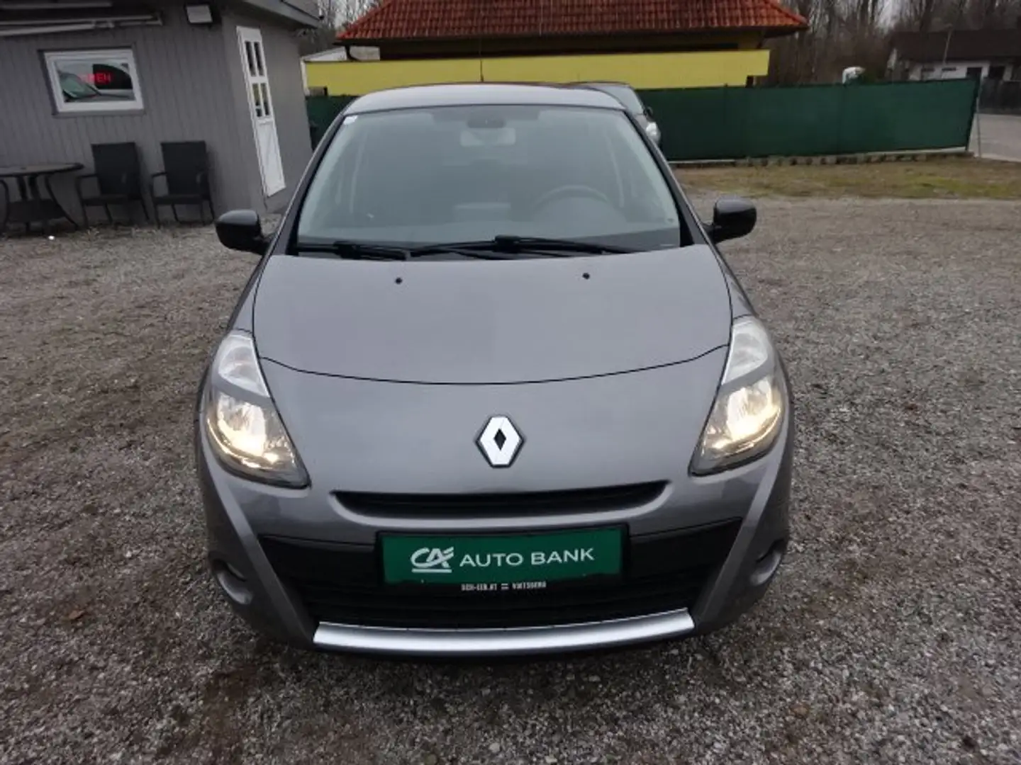 Renault Clio Night and Day Pickerl neu 11.2026 Nichtraucher Grau - 2