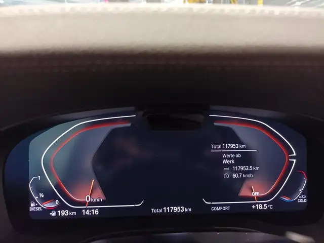 BMW 5 Series view 7