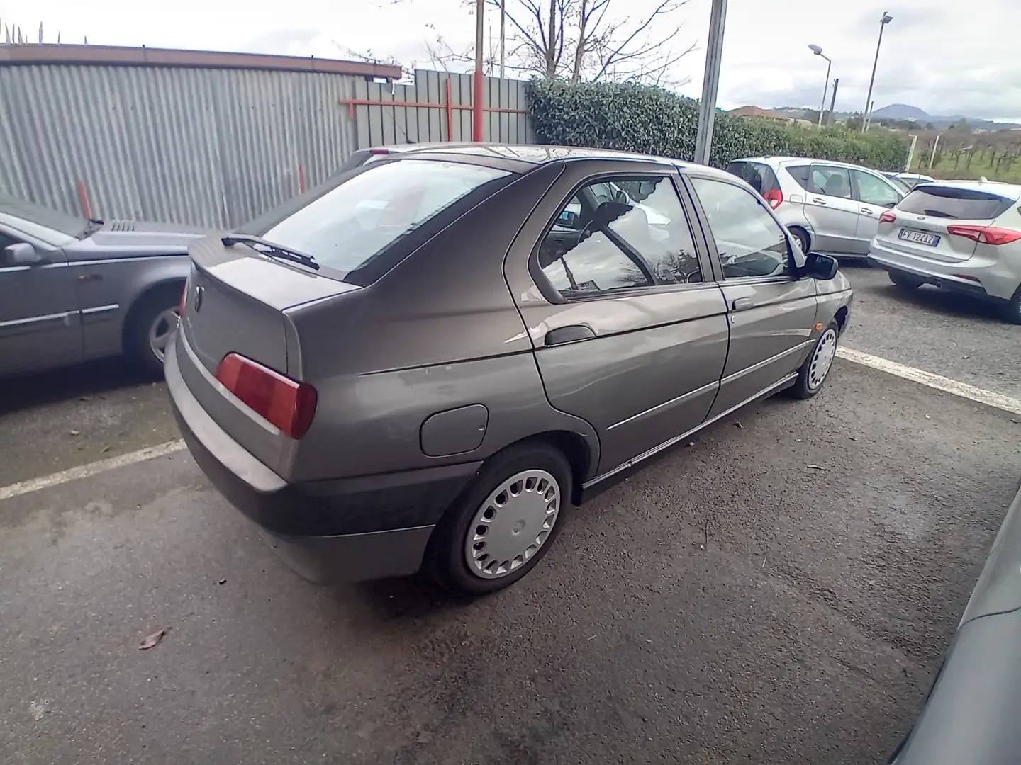 Alfa Romeo 146 146 1.6 ie gpl Grau - 2