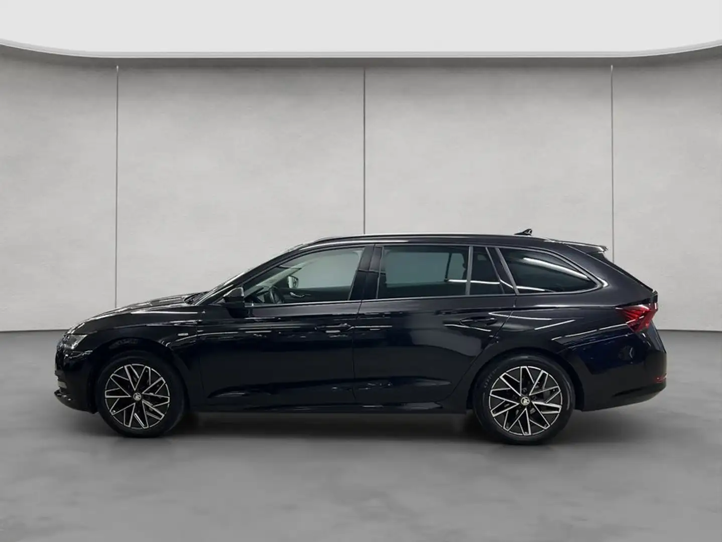 Skoda Octavia Combi 1.0 TSI Clever AHK Schwarz - 2