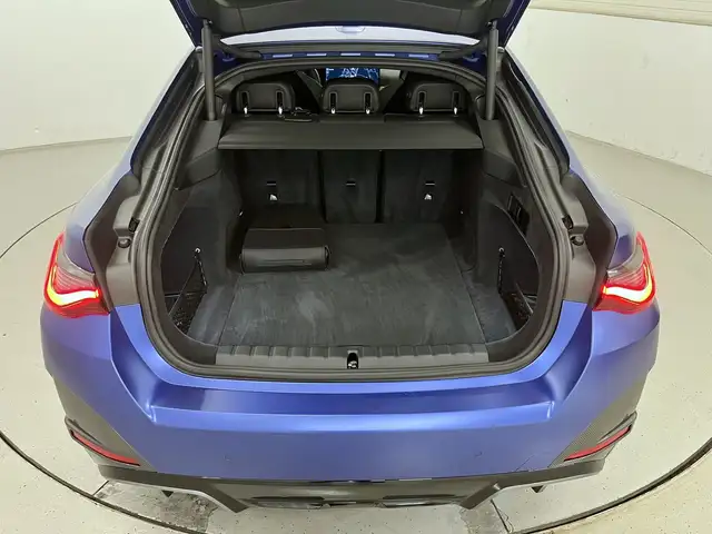 BMW I4 view 17