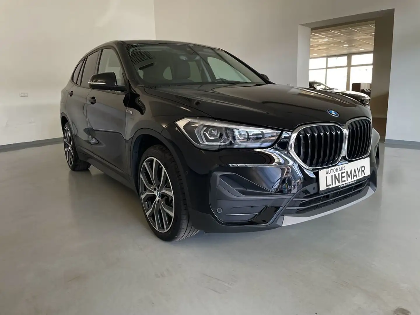 BMW X1 xDrive 25e Advantage Automatik Schwarz - 2