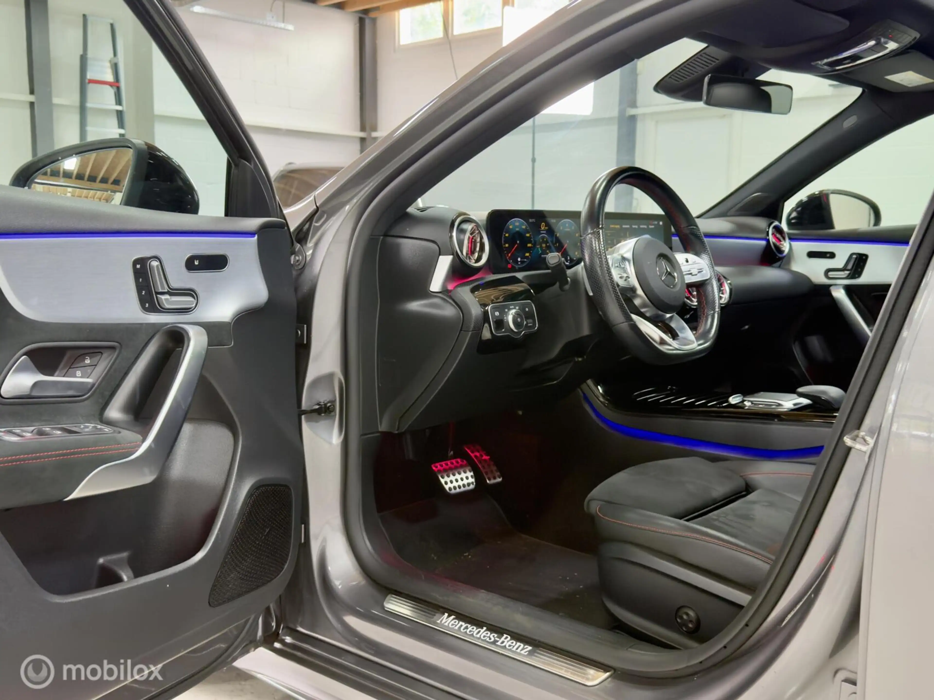 Mercedes-Benz A 200 AMG | Pano | Beam | Memory | 19" | ACC | Camera | — photo 10