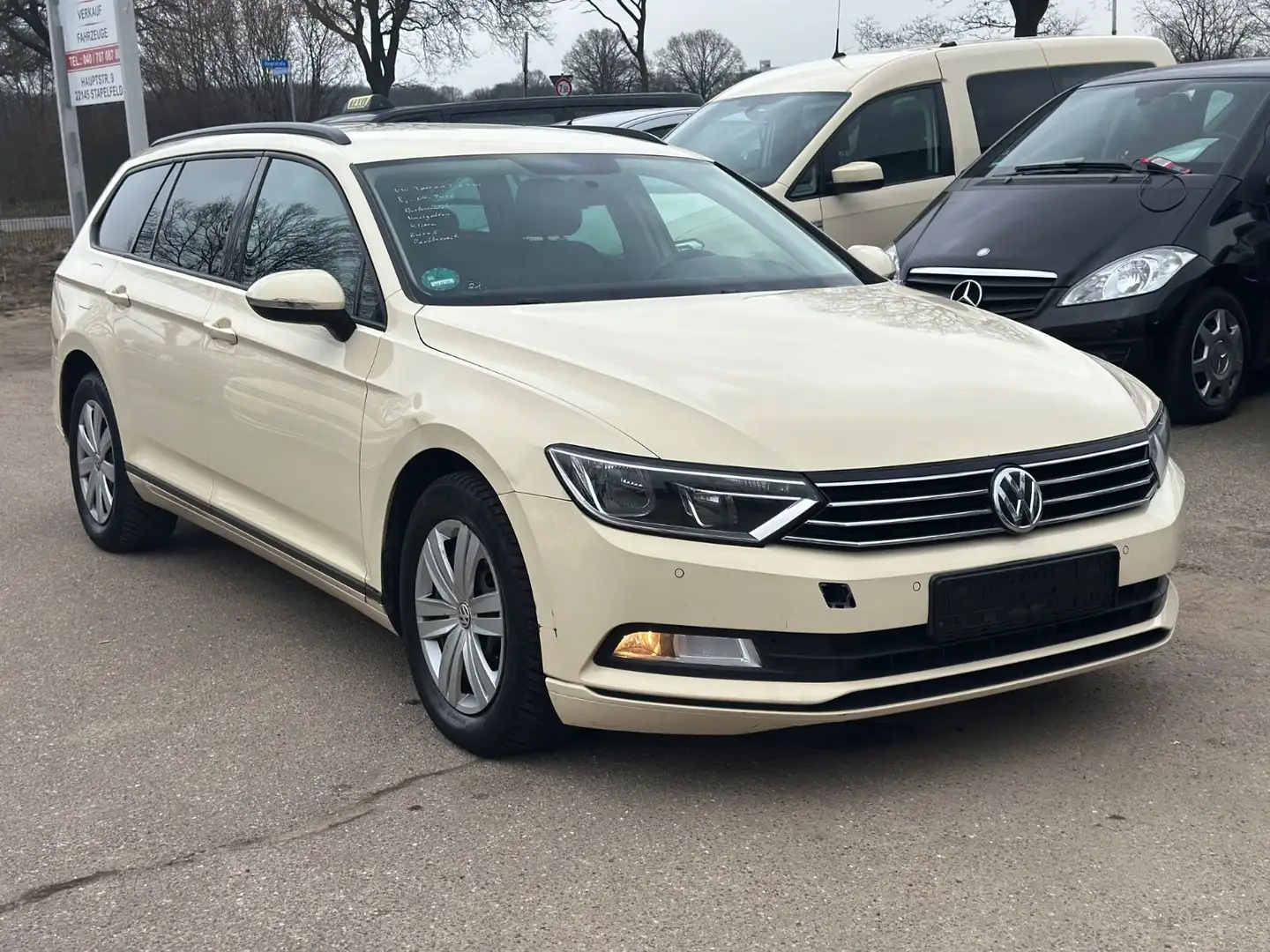 Volkswagen Passat 2.0 TDI Aut*Kam*Navi*PDC*Klima* Beige - 2