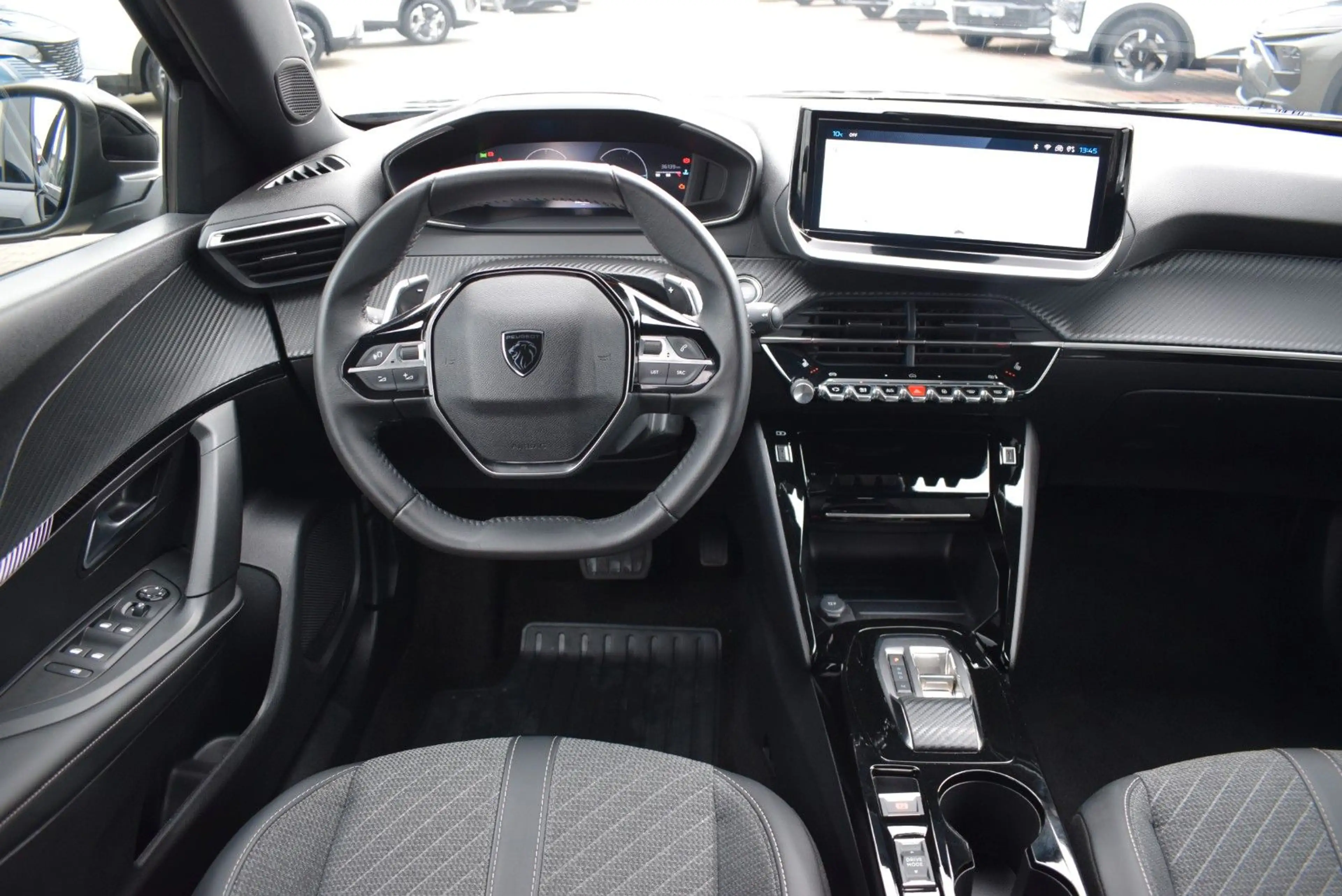 Peugeot 2008 Hybrid 145 LED/Navi/ACC/SHZ/360-Grad — photo 12