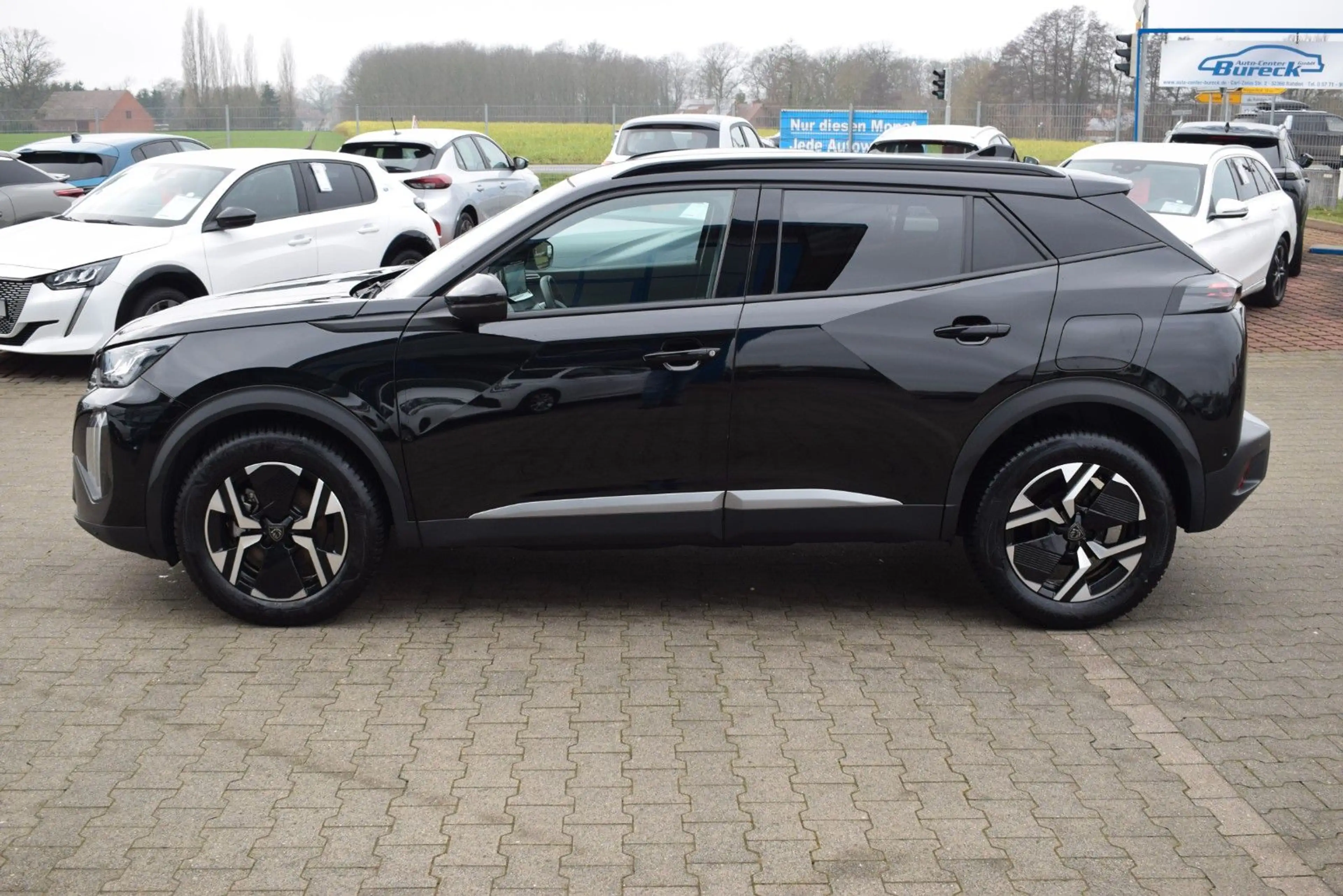 Peugeot 2008 Hybrid 145 LED/Navi/ACC/SHZ/360-Grad — photo 3