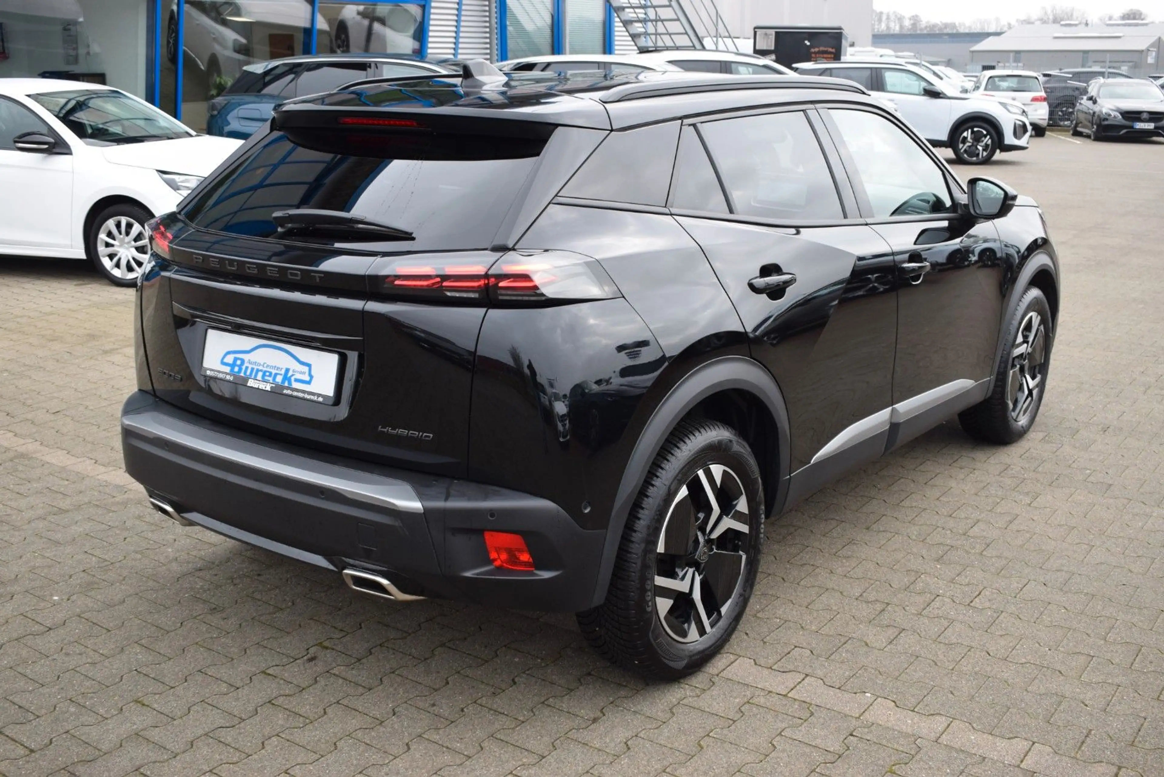Peugeot 2008 Hybrid 145 LED/Navi/ACC/SHZ/360-Grad — photo 6