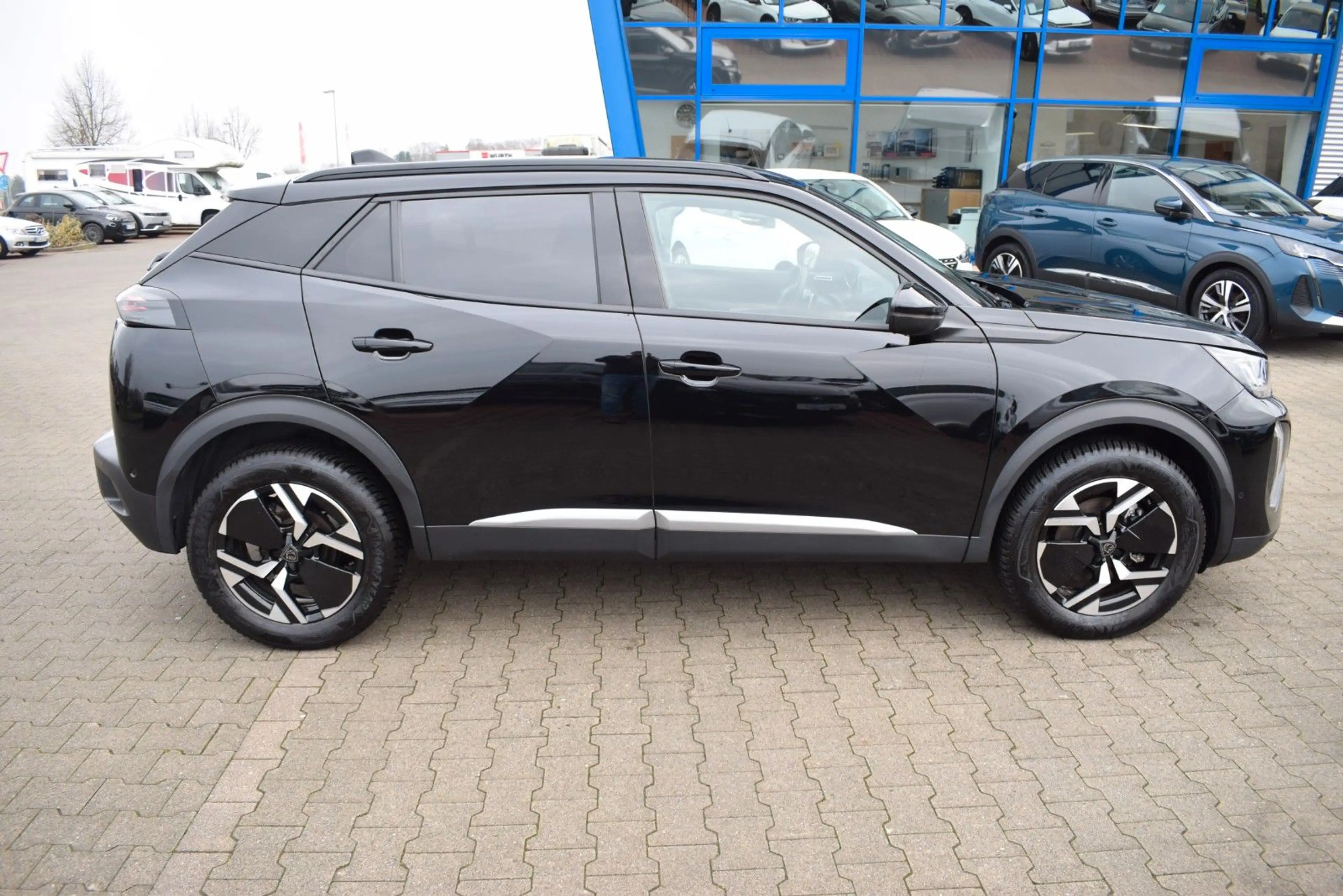 Peugeot 2008 Hybrid 145 LED/Navi/ACC/SHZ/360-Grad — photo 11