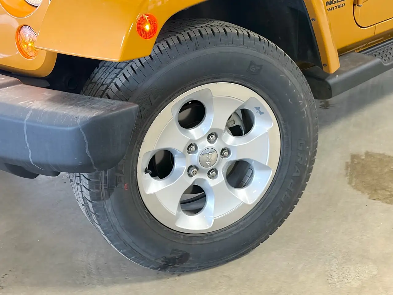 Jeep Wrangler снимка Jeep Wrangler