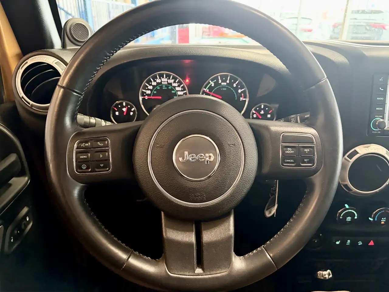 Jeep Wrangler снимка Jeep Wrangler