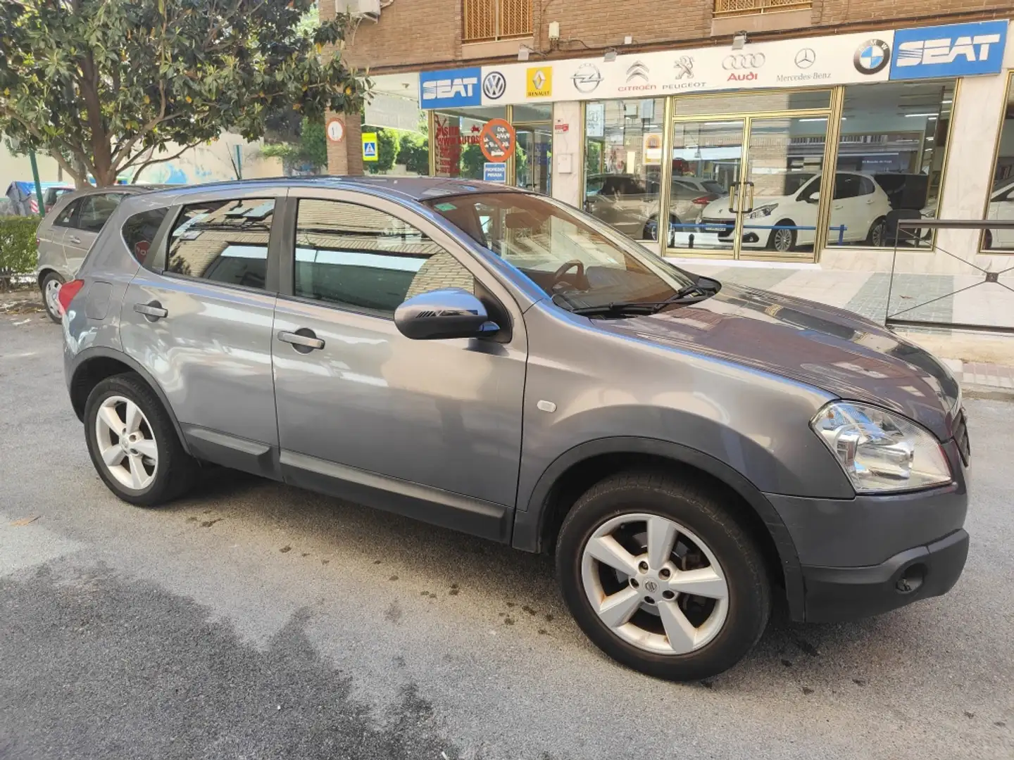 Nissan Qashqai Q+2 1.5dCi Acenta 4x2 Grigio - 1