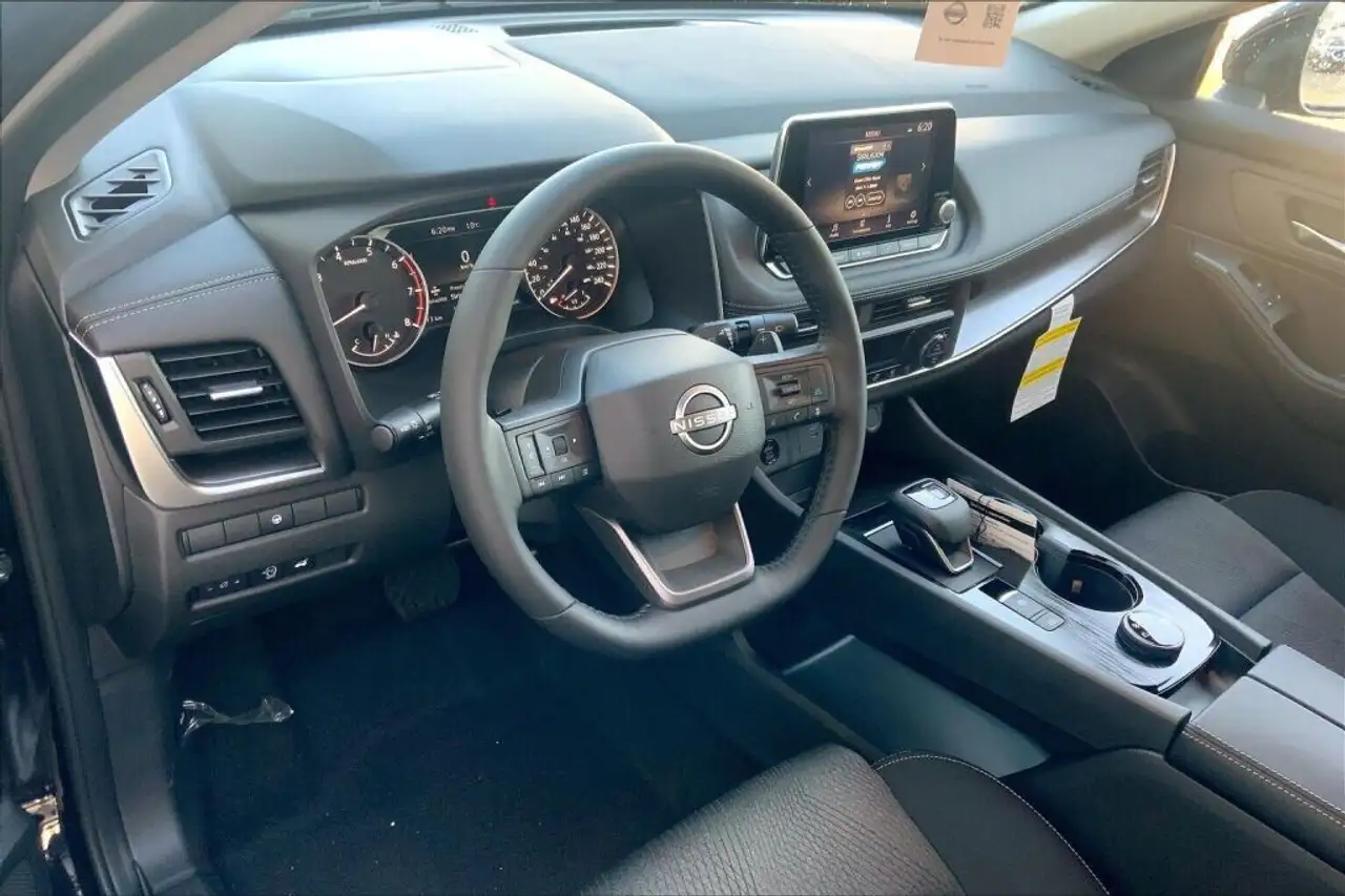 Nissan Rogue снимка Nissan Rogue