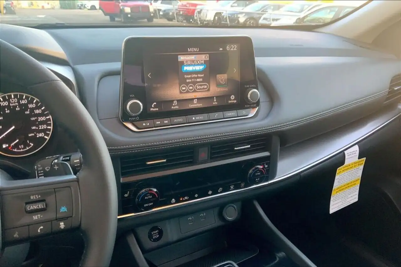 Nissan Rogue снимка Nissan Rogue