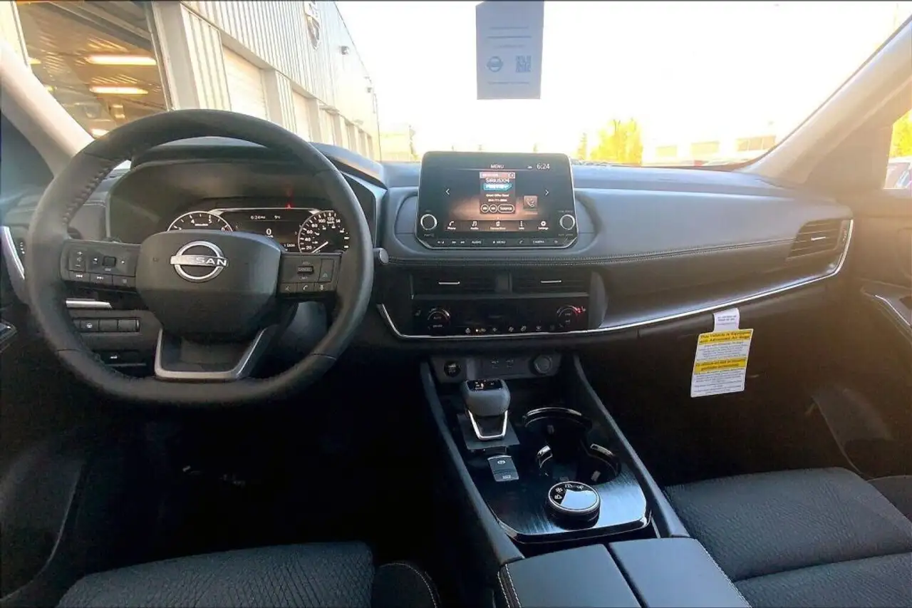 Nissan Rogue снимка Nissan Rogue
