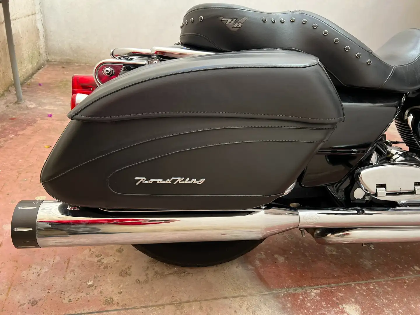 Harley-Davidson Road King Custom Siyah - 2