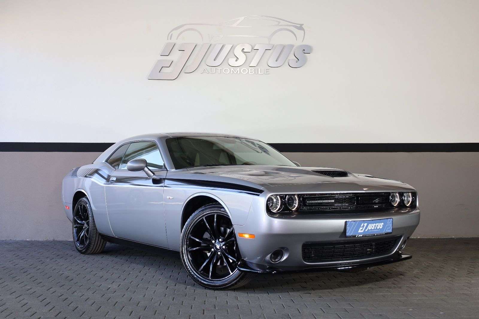 Second hand Dodge Challenger 3.6