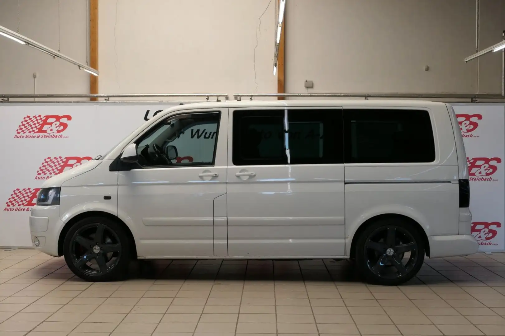 Volkswagen T5 Transporter T5 Multivan Highline*AUT*XENON*AHK* Grijs - 2