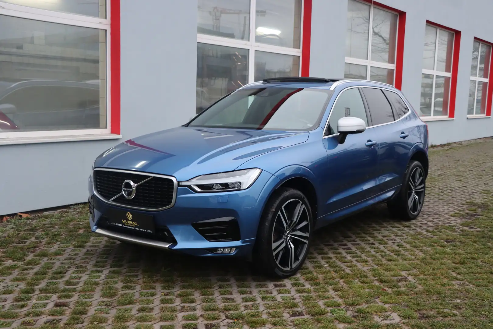Volvo XC60 R Design AWD | PANORAMA | Head-Up | 360° Kamera Blau - 2