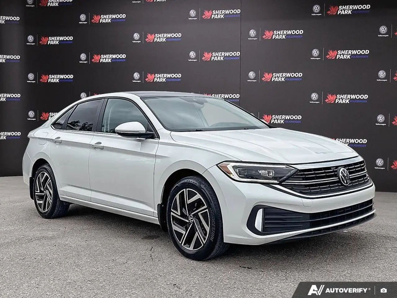 Volkswagen Jetta снимка Volkswagen Jetta