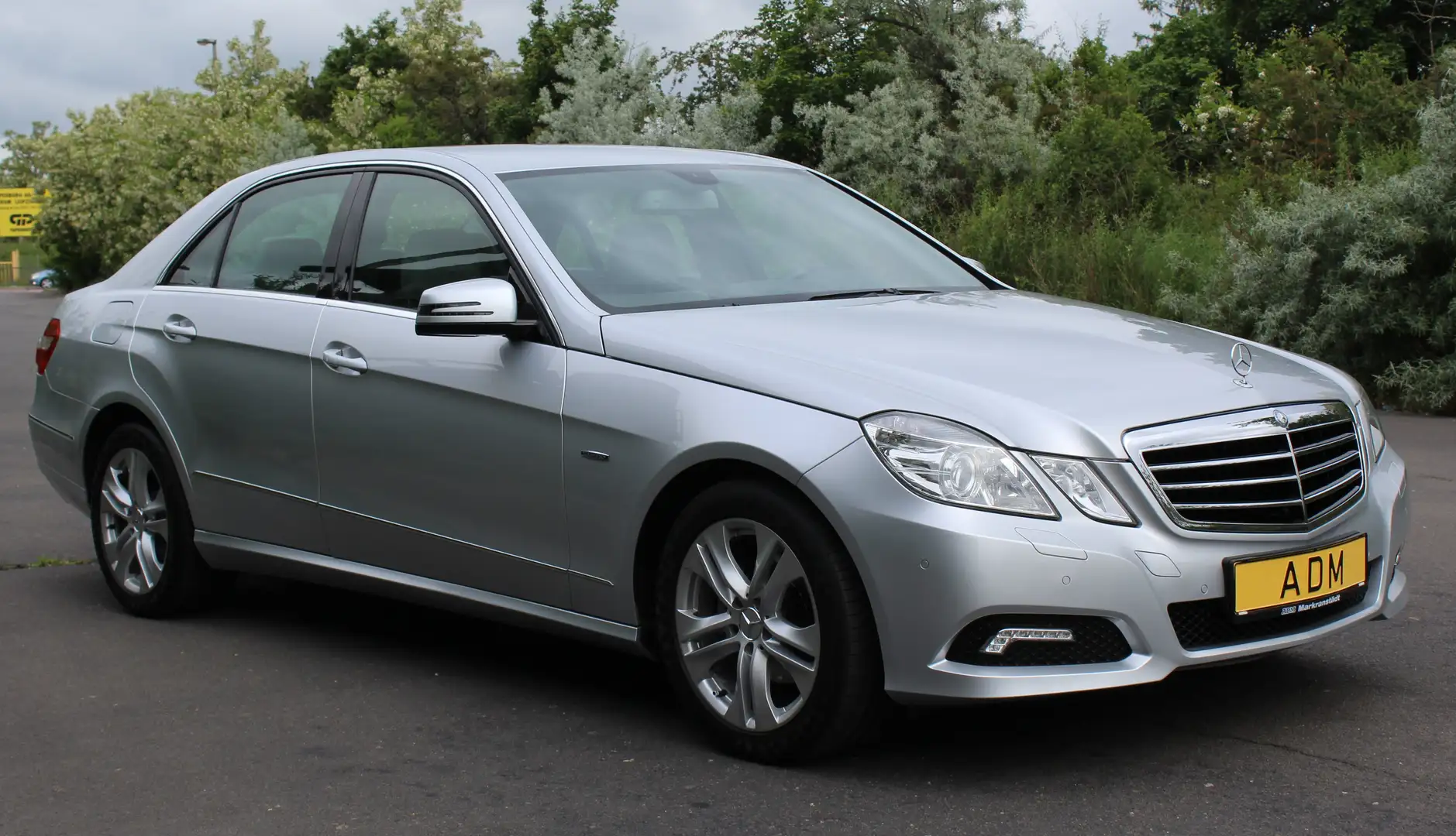 Mercedes-Benz E 200 E 200 CGI BlueEfficiency Grau - 1