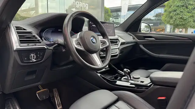 BMW X3 view 7