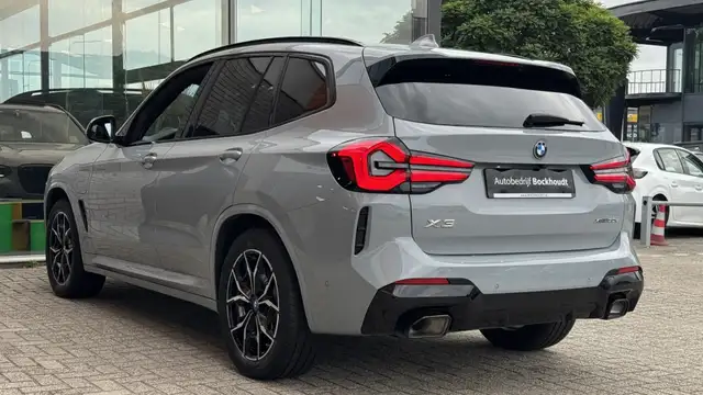 BMW X3 view 6