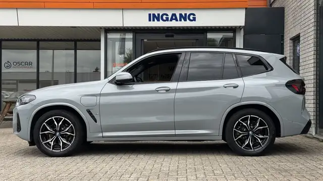 BMW X3 view 2