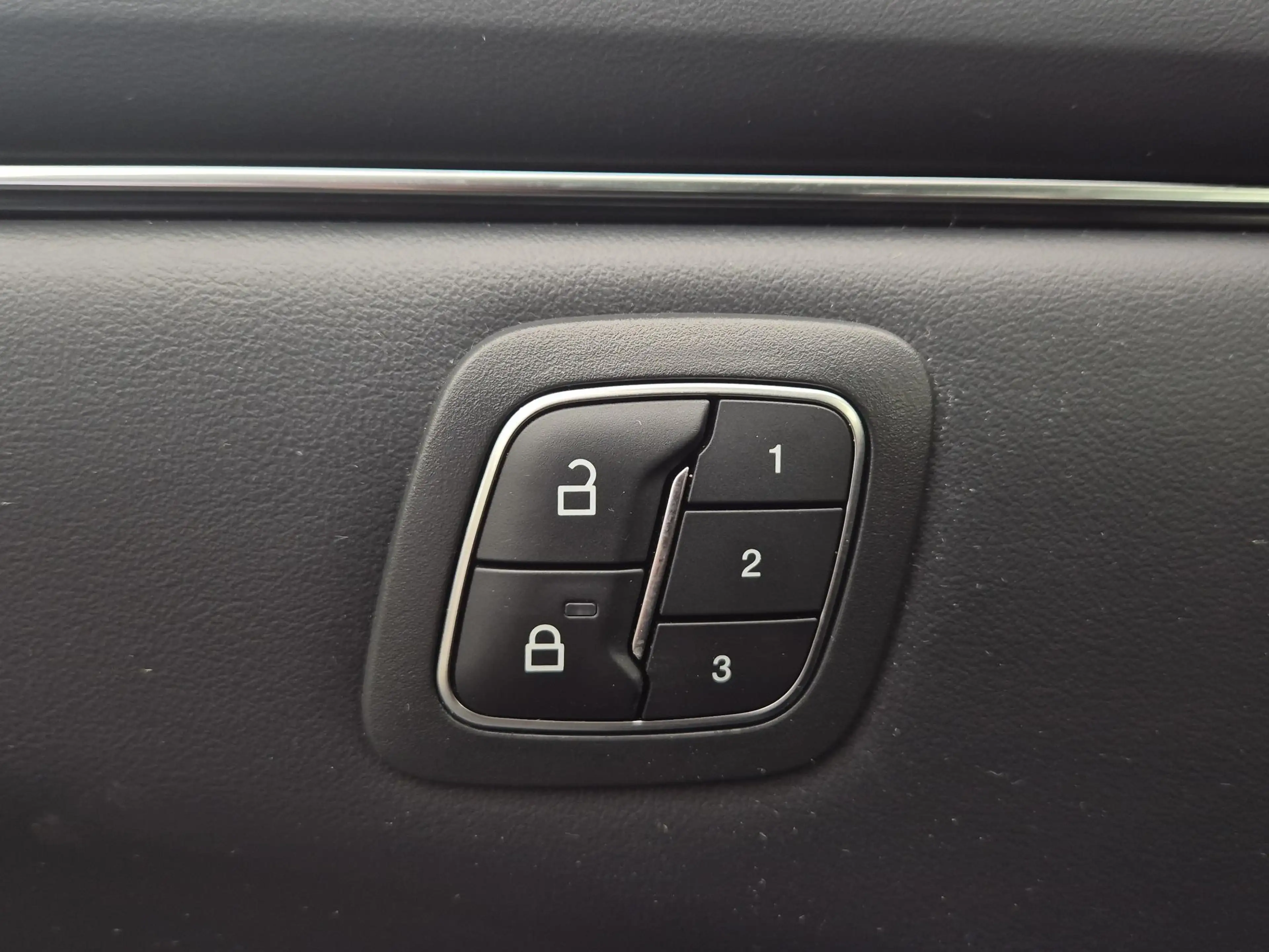 Ford Mustang Mach-E RWD 75 kWh | Bang & Olufsen | SOH 92% | — photo 43