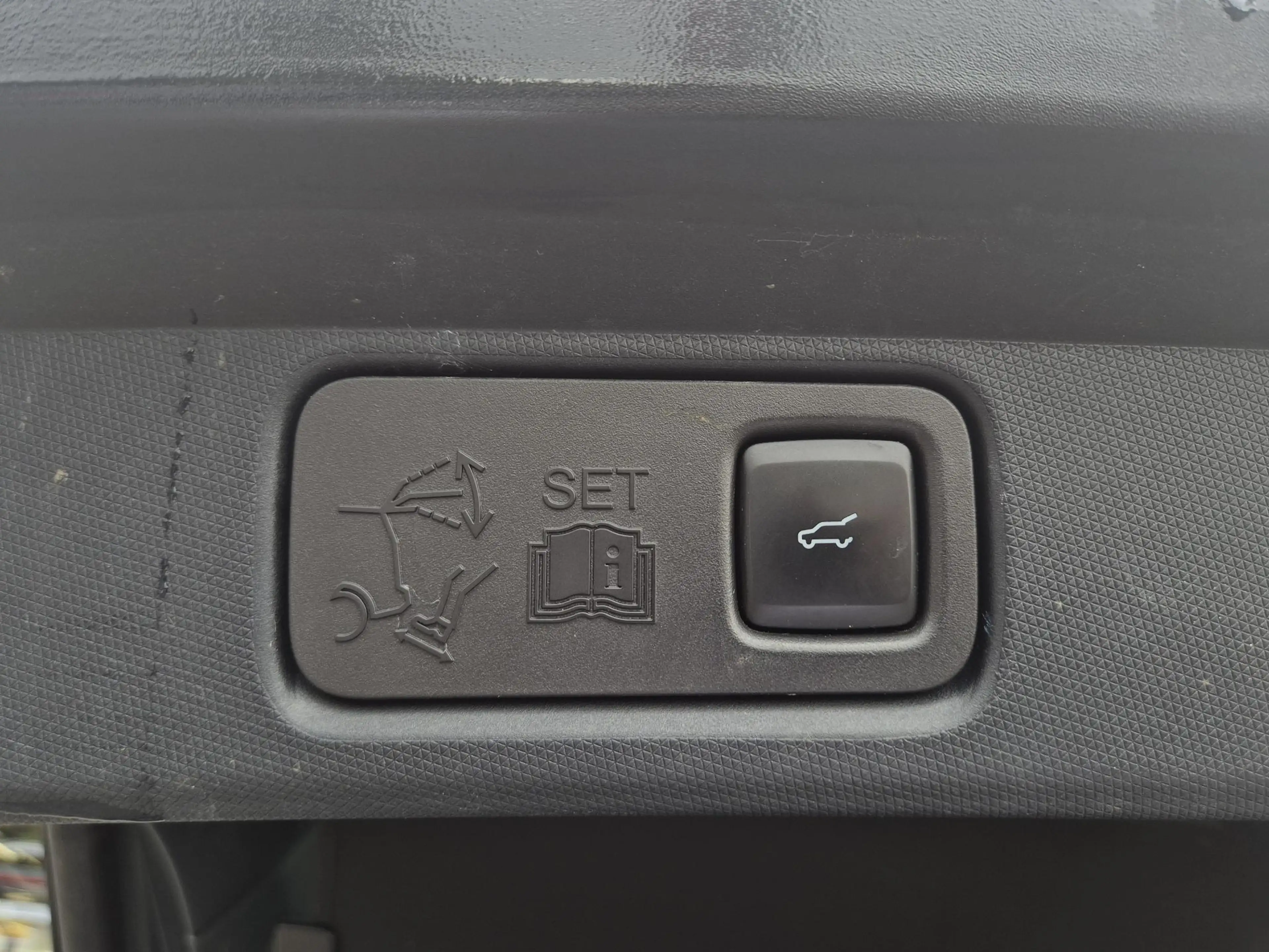Ford Mustang Mach-E RWD 75 kWh | Bang & Olufsen | SOH 92% | — photo 38