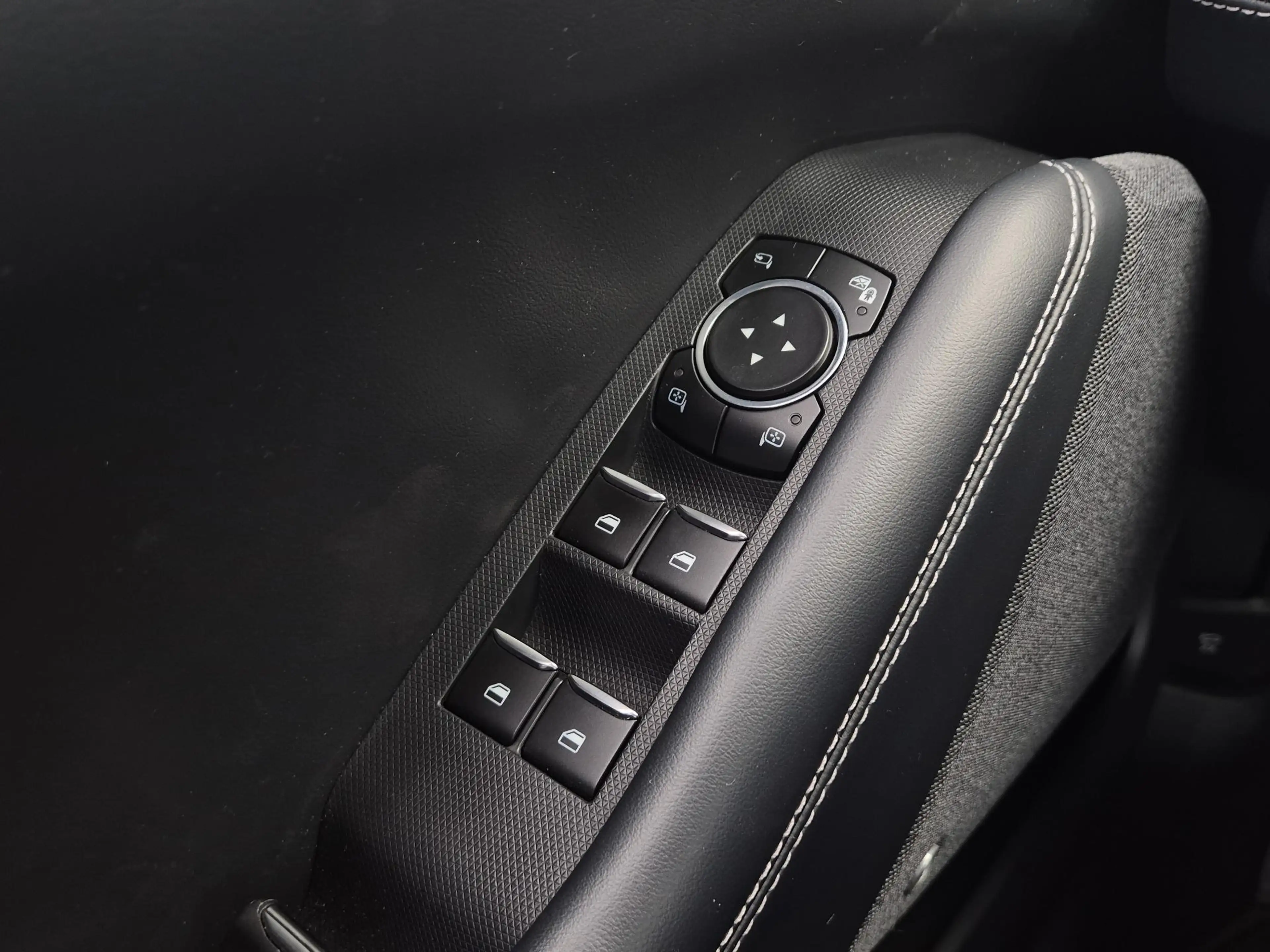 Ford Mustang Mach-E RWD 75 kWh | Bang & Olufsen | SOH 92% | — photo 22