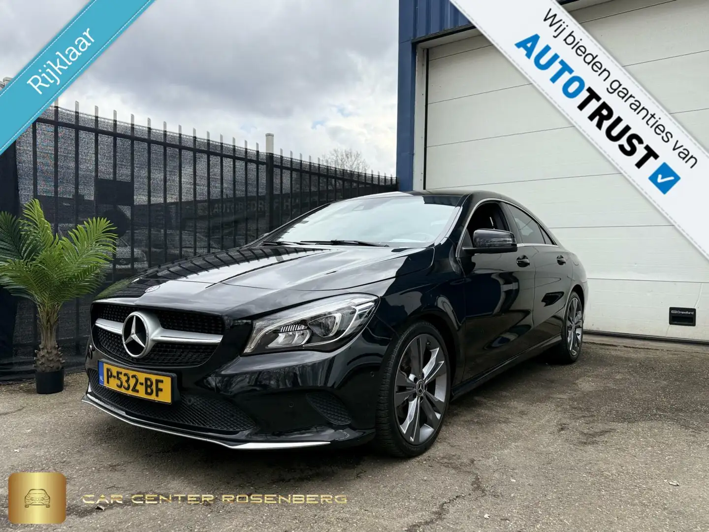 Mercedes-Benz CLA 180 Business Solution Schwarz - 1
