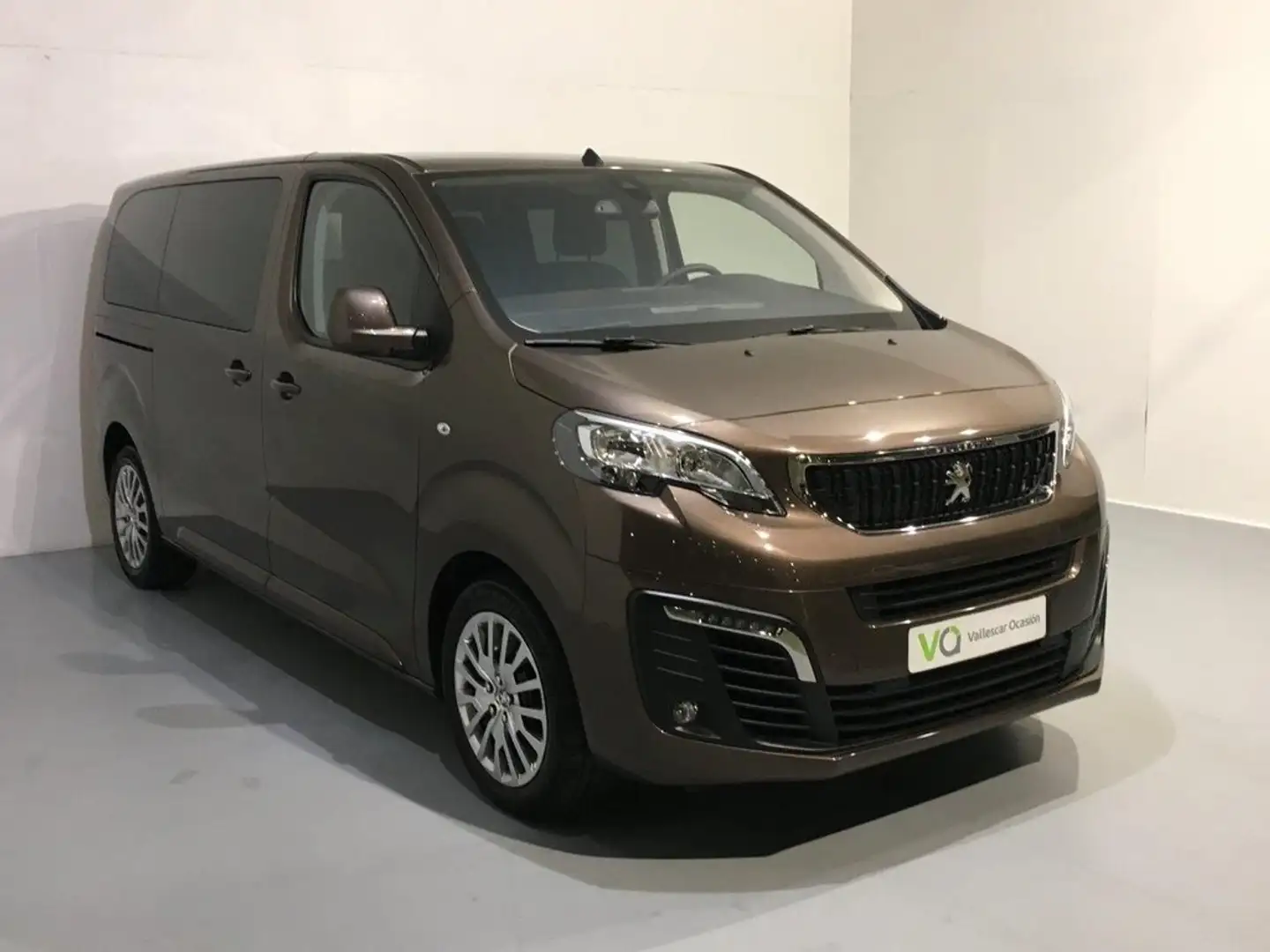 Peugeot Traveller Business BlueHDi 110KW (150CV) Standard Marrón - 1