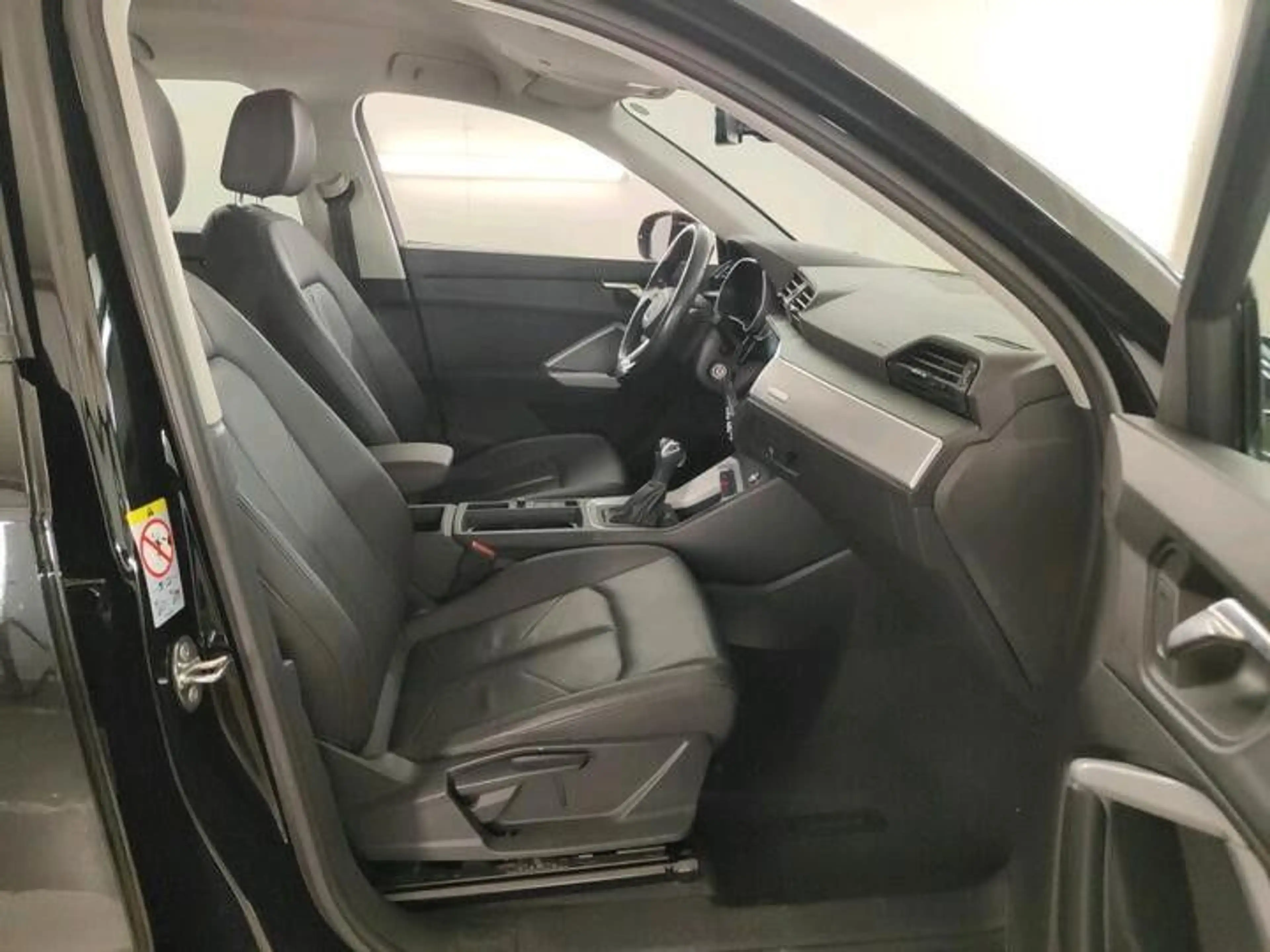 Audi Q3 35 TFSI basis*LEDER*SHZ*VollDig*Netto-15500€ — photo 7